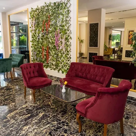 Otel Risus Park 3*