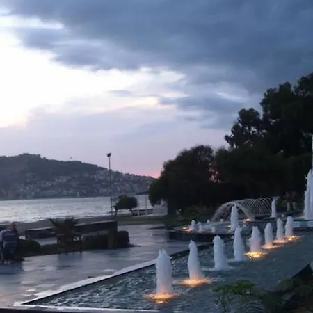 Risus Park Hotell 3*