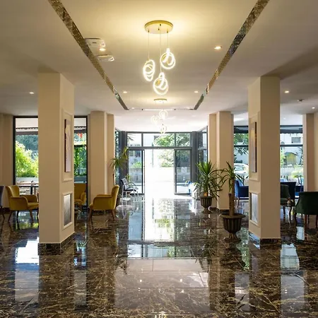 Ξενοδοχείο Risus Park