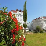 Risus Park 3*